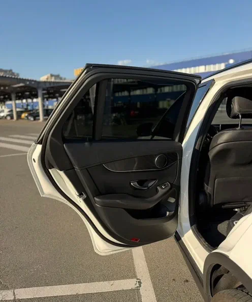 Mercedes-Benz GLC 2016 - 23