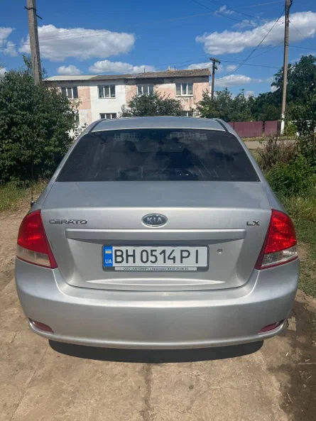 Kia Cerato 2008 - 4
