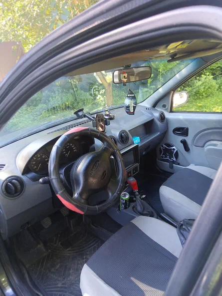 Dacia Logan 2006 - 4
