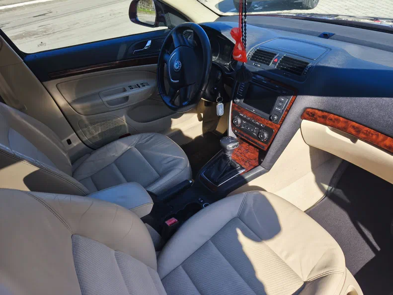 Skoda Octavia 2010 - 5