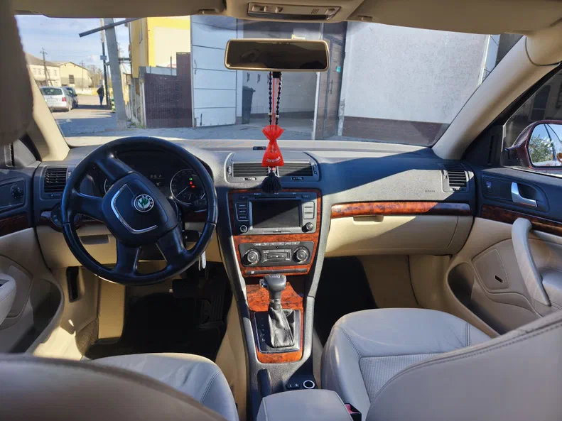 Skoda Octavia 2010 - 7
