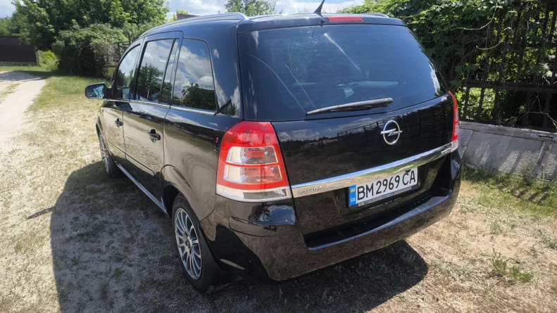 Opel Zafira 2010 - 6