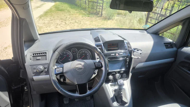 Opel Zafira 2010 - 7