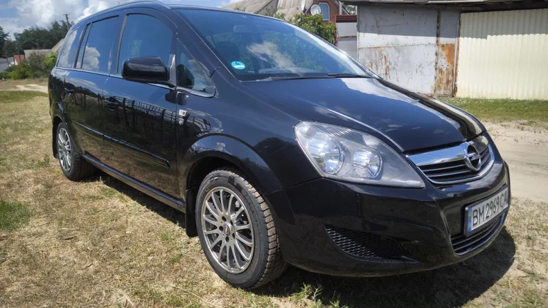 Opel Zafira 2010 - 3