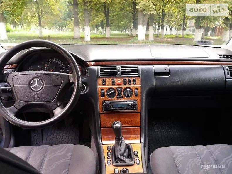 Mercedes-Benz E-Клас 1999 - 5