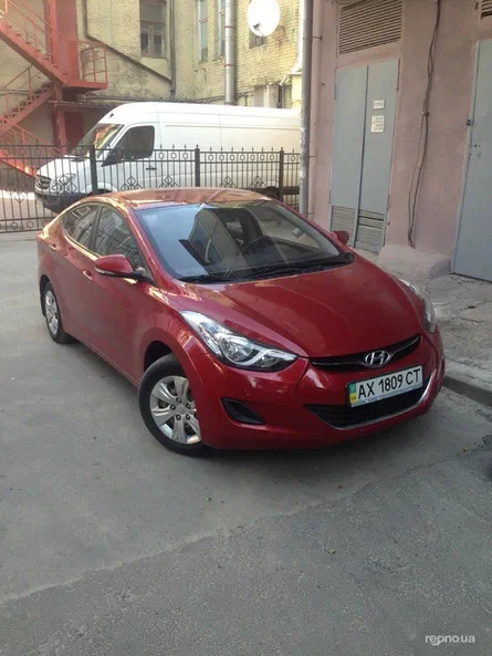 Hyundai Elantra 2012