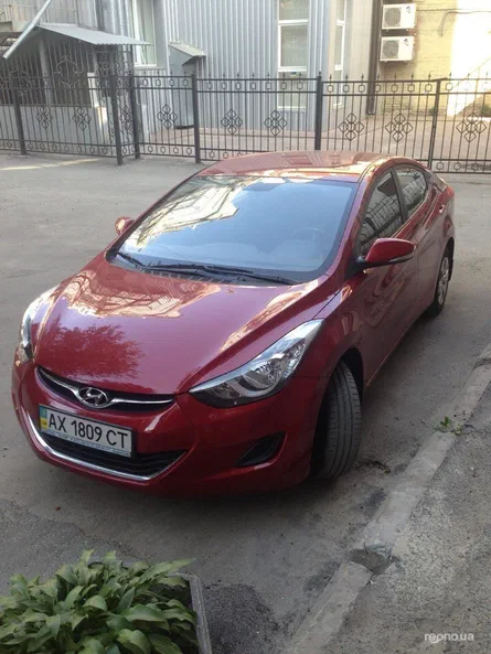 Hyundai Elantra 2012