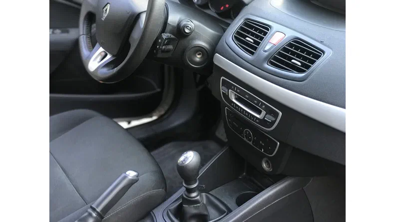 Renault Fluence 2012 - 12