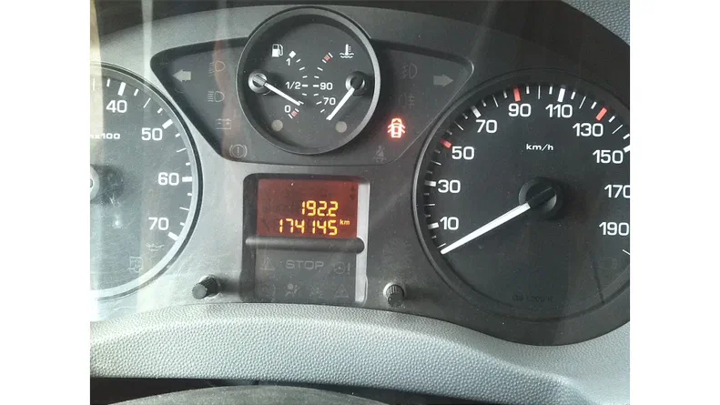 Peugeot Expert 2008 - 11