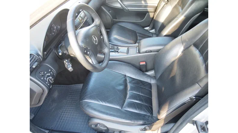 Mercedes-Benz C-Клас 2004 - 6