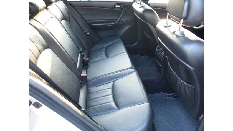 Mercedes-Benz C-Клас 2004 - 8