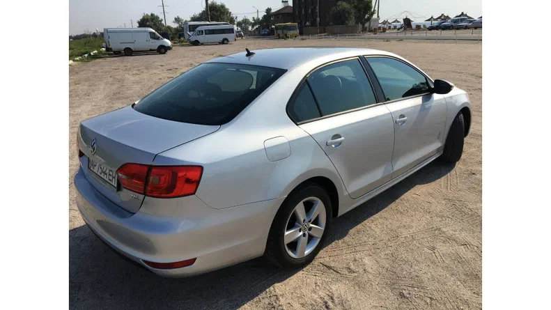 Volkswagen Jetta 2012 - 6