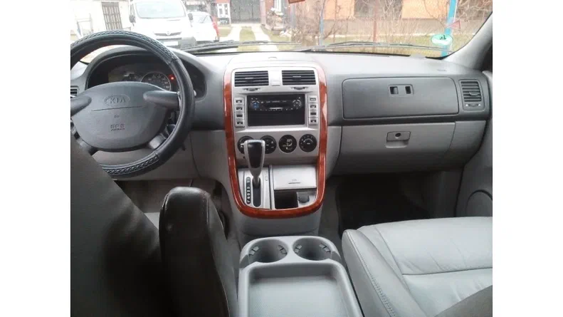 Kia Carnival 2004