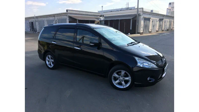 Mitsubishi Grandis 2008