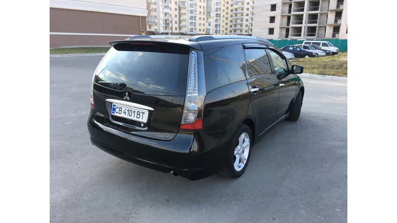 Mitsubishi Grandis 2008 - 5