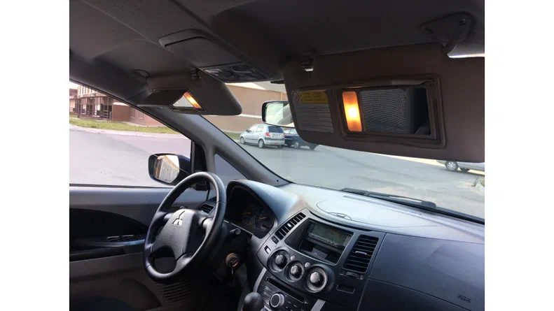 Mitsubishi Grandis 2008 - 14