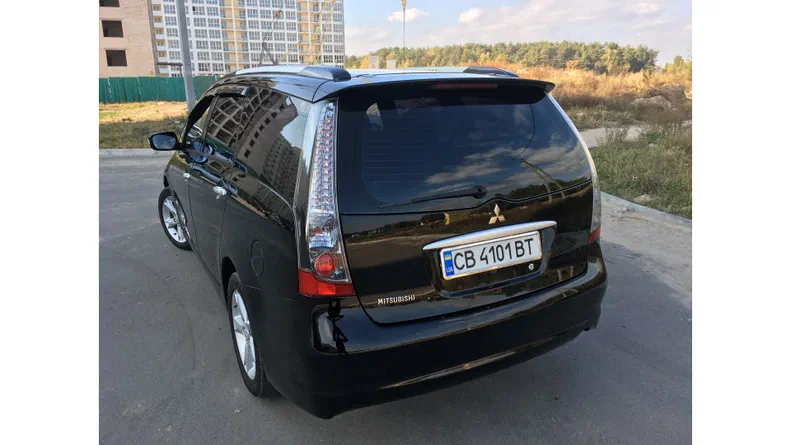 Mitsubishi Grandis 2008 - 7