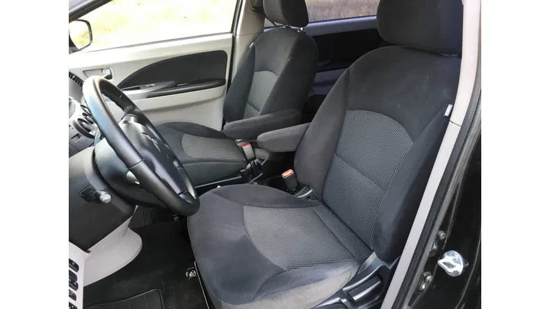 Mitsubishi Grandis 2008 - 15