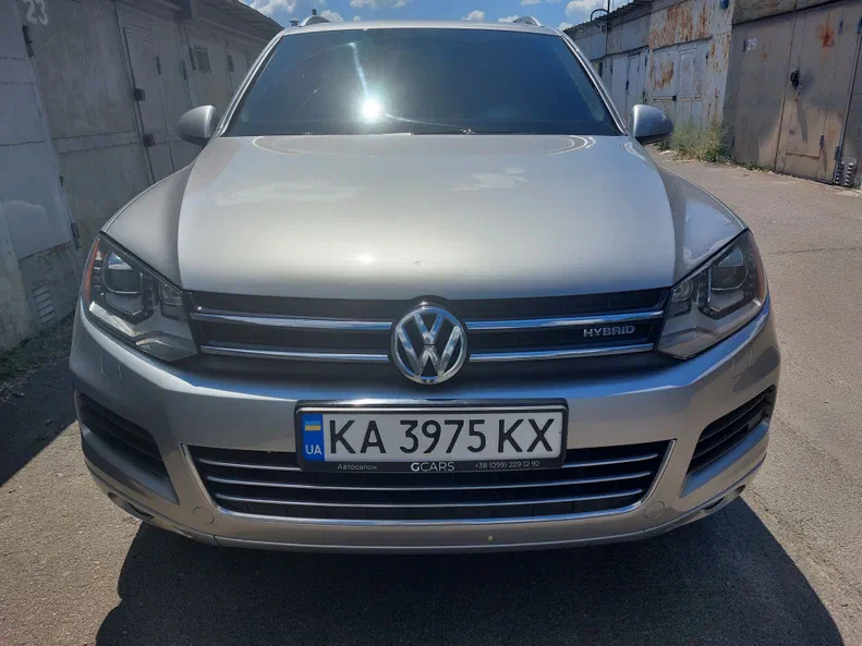 Volkswagen Touareg 2011 - 1