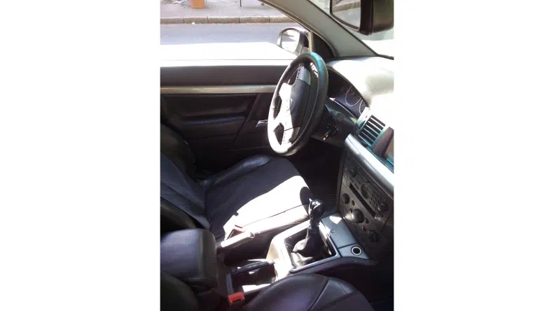 Opel Vectra 2004 - 8