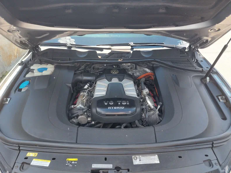 Volkswagen Touareg 2011 - 16
