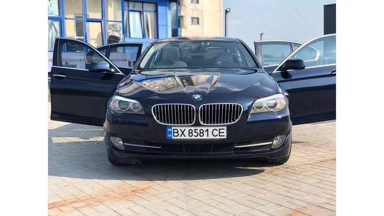 BMW 5 серія 2011 - 7