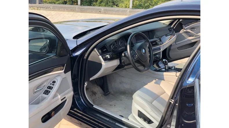 BMW 5 серія 2011 - 11