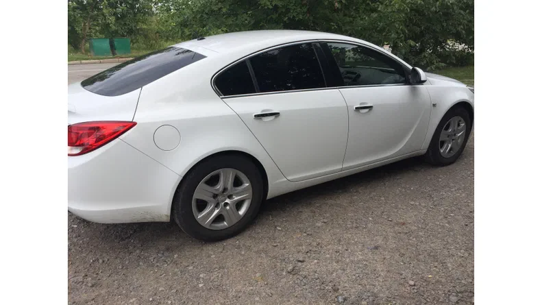 Opel Insignia 2010 - 9