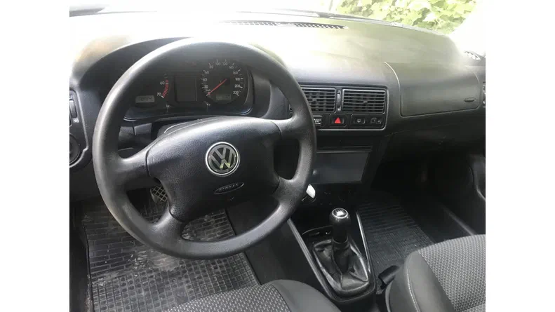 Volkswagen Golf 2003