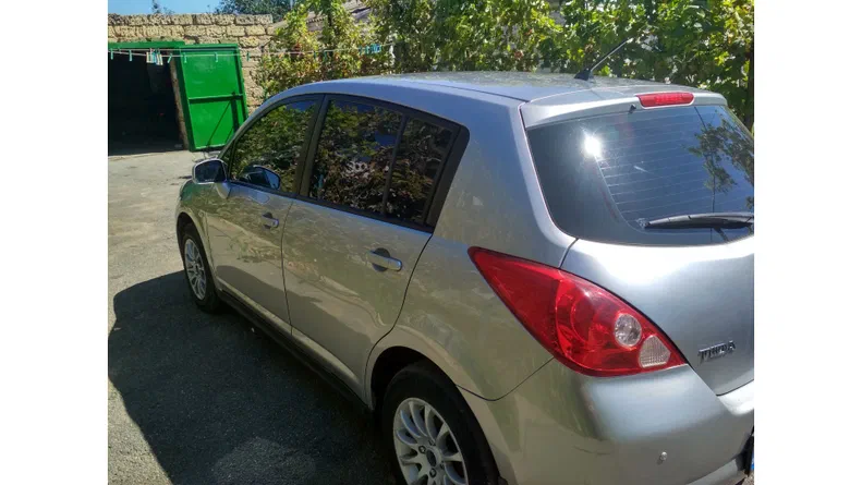 Nissan Tiida 2008