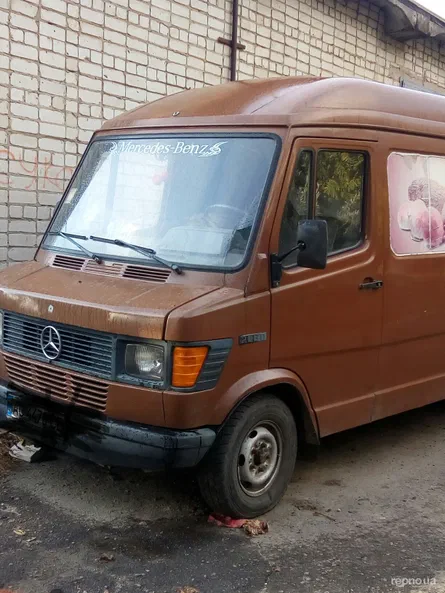 Mercedes-Benz 208D 1995