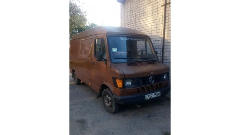 Mercedes-Benz 208D 1995