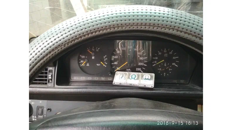 Mercedes-Benz W124 1989