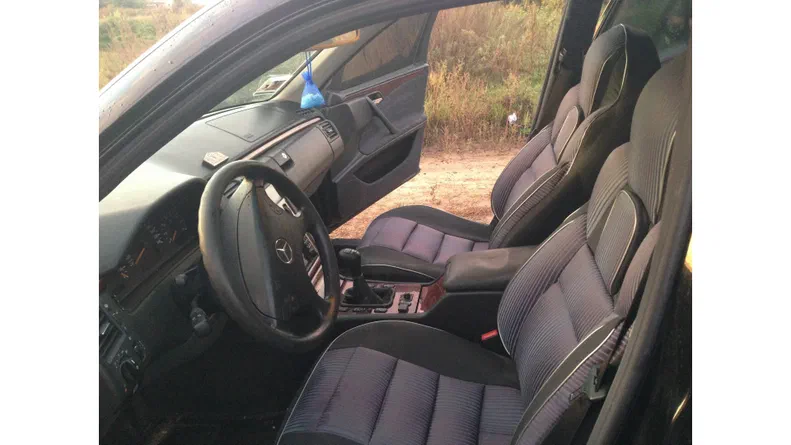 Mercedes-Benz E-Клас 2000 - 6