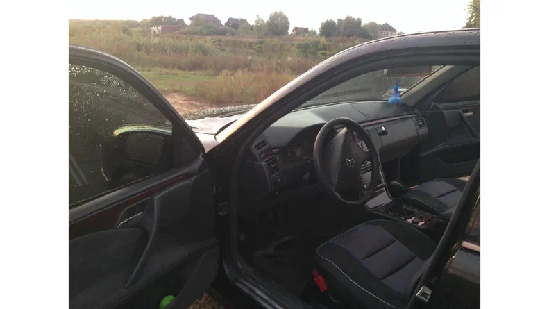 Mercedes-Benz E-Клас 2000 - 5