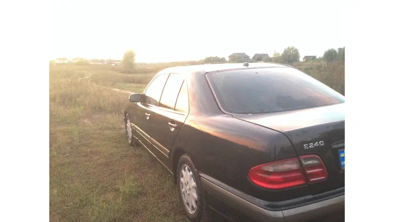 Mercedes-Benz E-Клас 2000 - 4