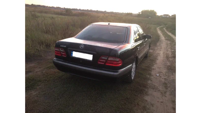 Mercedes-Benz E-Клас 2000 - 11