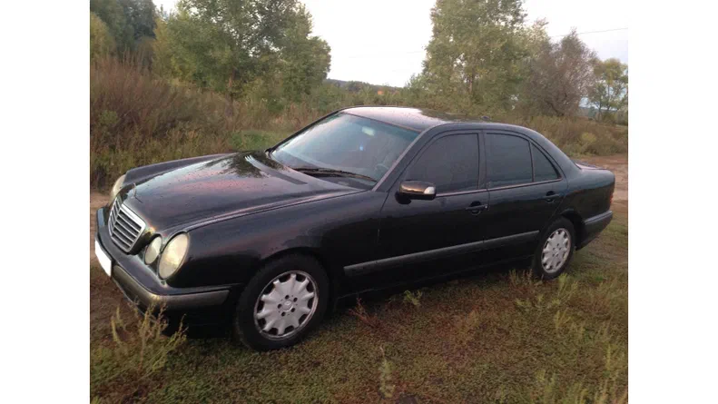 Mercedes-Benz E-Клас 2000 - 9