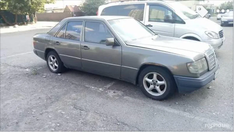 Mercedes-Benz W124 1990