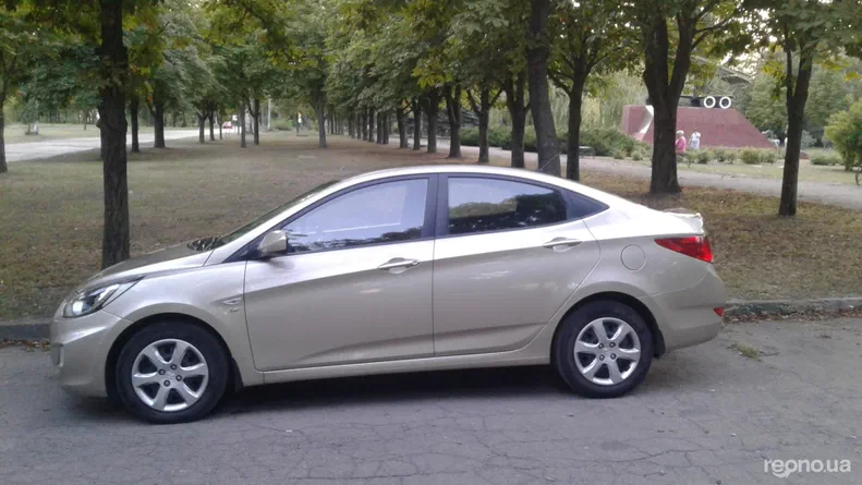Hyundai Accent 2012 - 6