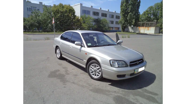 Subaru Legacy 2000 - 8