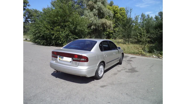 Subaru Legacy 2000 - 10