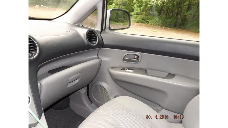 Kia Carens 2007 - 13