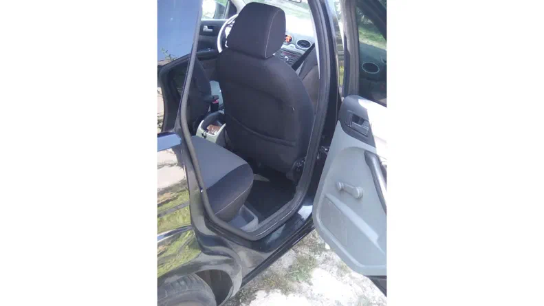 Ford Focus 2010 - 21