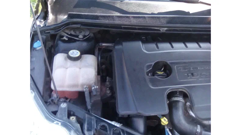 Ford Focus 2010 - 12