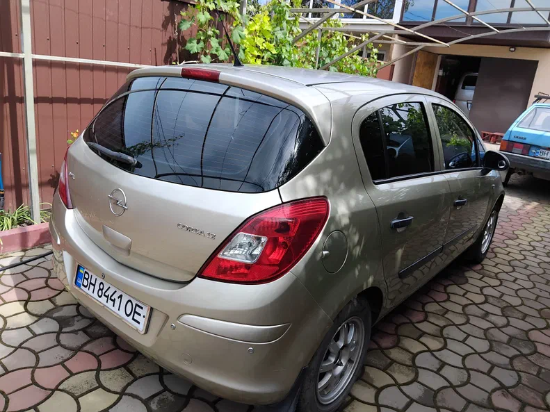 Opel Corsa 2007 - 1