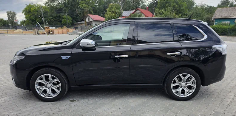 Mitsubishi Outlander 2014 - 11