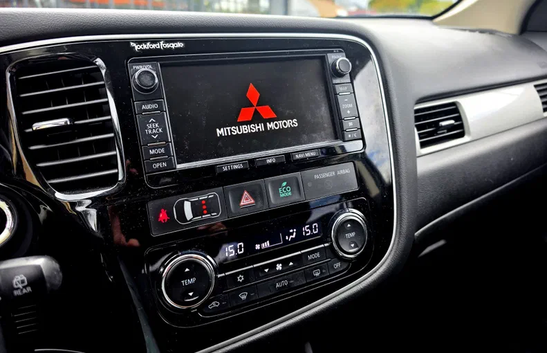 Mitsubishi Outlander 2014 - 18