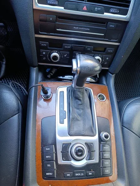 Audi Q7 2013 - 8