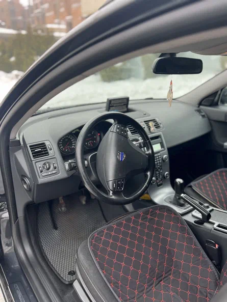 Volvo V50 2010 - 8